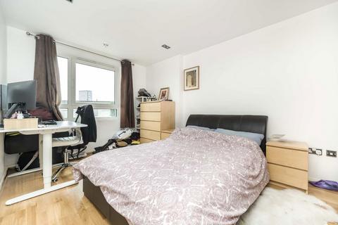 1 bedroom flat to rent, Limeharbour, London E14