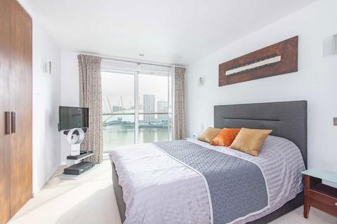 2 bedroom flat to rent, Fairmont Avenue, London E14