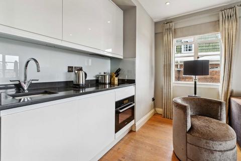 2 bedroom flat for sale, Sloane Avenue, London SW3