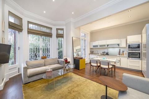 2 bedroom flat for sale, Sloane Gardens, London SW1W