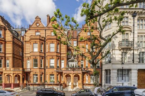 Sloane Gardens, London SW1W