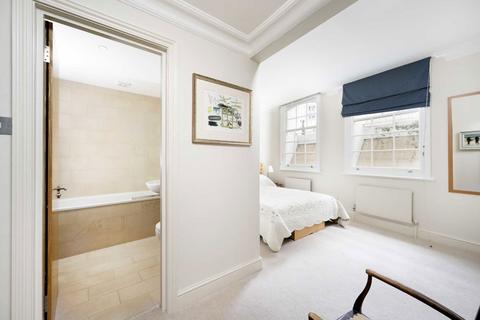 2 bedroom maisonette for sale, Draycott Place, London SW3