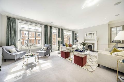 3 bedroom flat for sale, Culford Gardens, London SW3