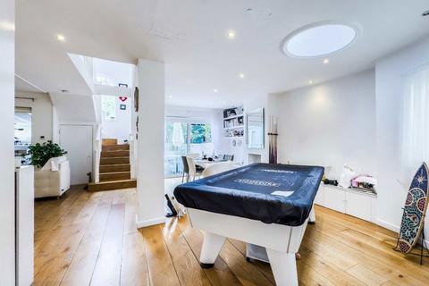 3 bedroom semi-detached house for sale, Fernshaw Close, London SW10