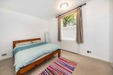 2 bedroom flat to rent, Tedworth Square, London SW3