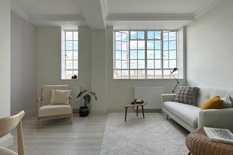 2 bedroom flat for sale, Chelsea Cloisters, London SW3