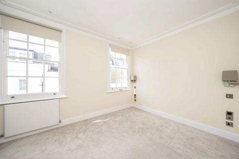 3 bedroom flat to rent, First Street, London SW3