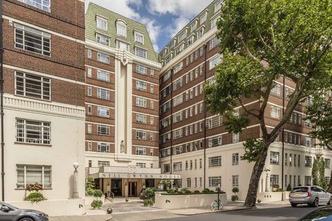 Studio for sale, Sloane Avenue, London SW3