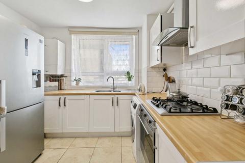 3 bedroom flat for sale, Wiltshire Close, London SW3