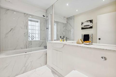 3 bedroom flat for sale, Burnaby Street, London SW10