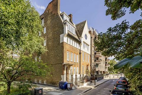 Studio for sale, Cheyne Walk, London SW3