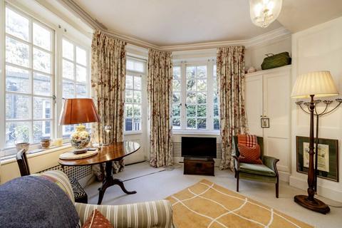 Studio for sale, Cheyne Walk, London SW3