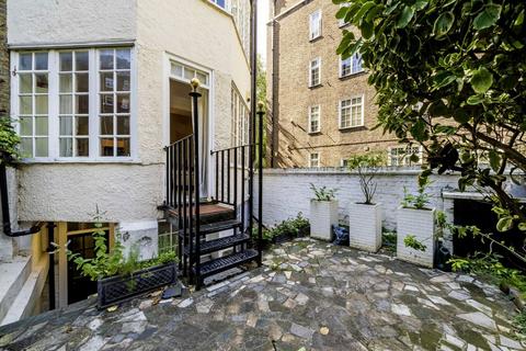 Studio for sale, Cheyne Walk, London SW3