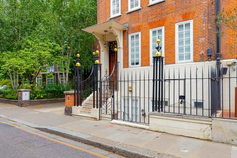 Studio for sale, Cheyne Walk, London SW3