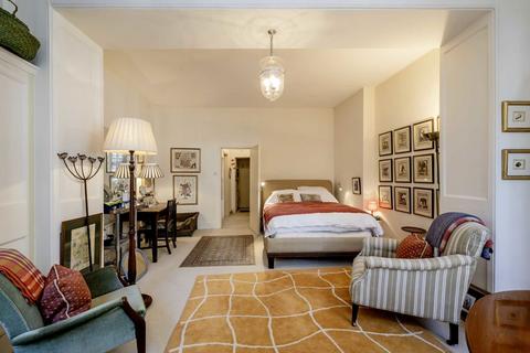 Studio for sale, Cheyne Walk, London SW3