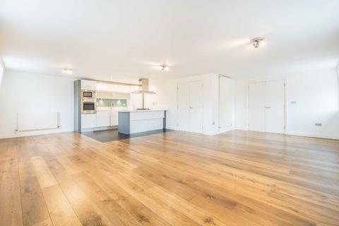 2 bedroom flat to rent, York Road, London SW11