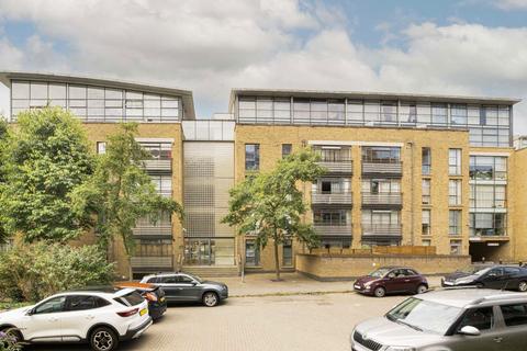 2 bedroom flat for sale, Goat Wharf, Brentford TW8