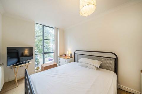 2 bedroom flat for sale, Goat Wharf, Brentford TW8