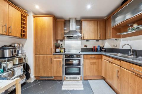 2 bedroom flat for sale, High Street, Brentford TW8