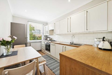 3 bedroom flat for sale, Harvard Road, London W4