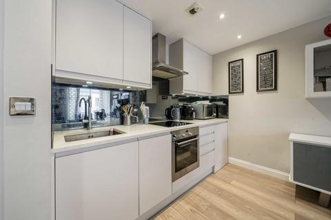 1 bedroom flat for sale, Great West Road, Brentford TW8