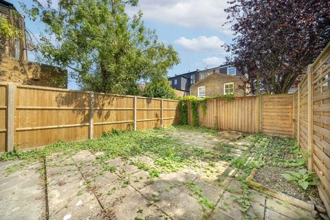 21 Whitehall Gardens, London, W4 3LT