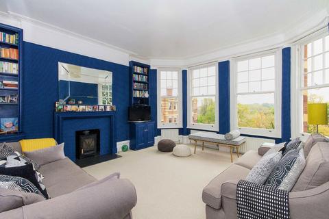 4 bedroom flat for sale, Sutton Court, London W4