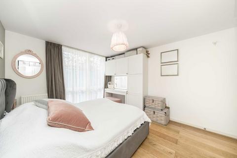 2 bedroom flat for sale, Ealing Road, Brentford TW8