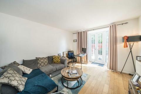 1 bedroom flat for sale, Copenhagen Gardens, London W4