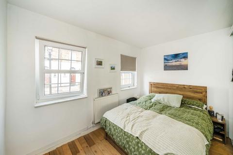 1 bedroom flat for sale, Copenhagen Gardens, London W4