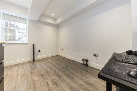 Flat 1a, 2 Kew Bridge Road, Brentford, TW8 0FA