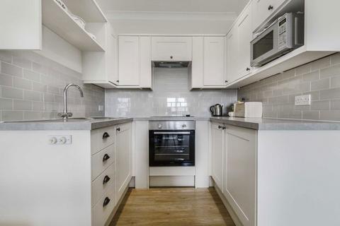 1 bedroom flat for sale, Fishers Lane, London W4