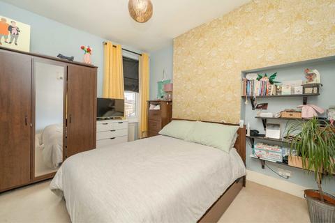 2 bedroom flat for sale, Brook Road South, Brentford TW8