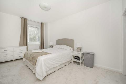 2 bedroom flat for sale, Kew Bridge Road, Brentford TW8