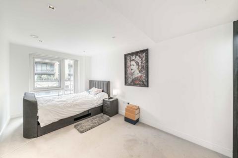 2 bedroom flat for sale, Kew Bridge Road, Brentford TW8