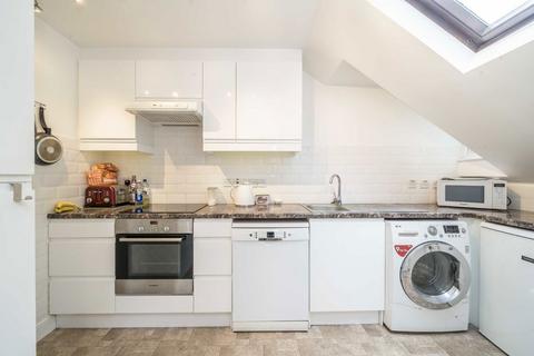 1 bedroom flat for sale, Chiswick High Road, London W4