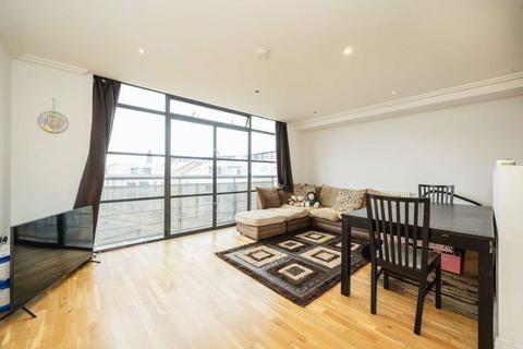 1 bedroom flat for sale, Point Wharf Lane, Brentford TW8