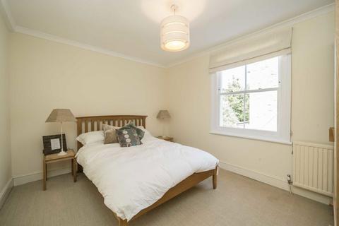 3 bedroom flat for sale, Heathfield Gardens, London W4