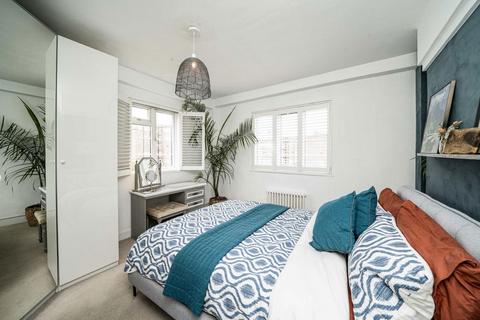 2 bedroom flat for sale, Chiswick Village, London W4