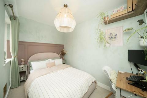 2 bedroom flat for sale, Chiswick Village, London W4