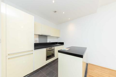 1 bedroom flat for sale, Great West Road, Brentford TW8