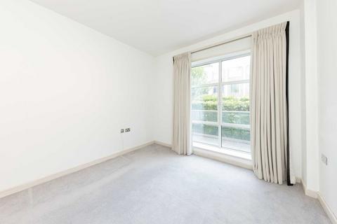 1 bedroom flat for sale, Great West Road, Brentford TW8