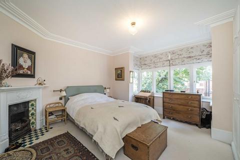 4 bedroom house for sale, Cleveland Avenue, London W4