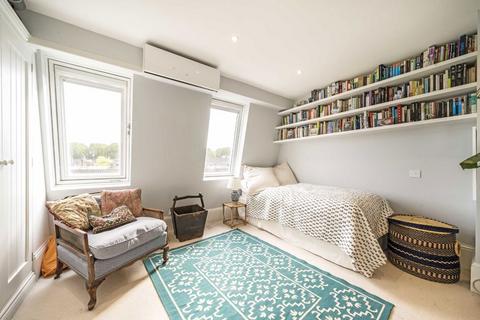 4 bedroom house for sale, Cleveland Avenue, London W4