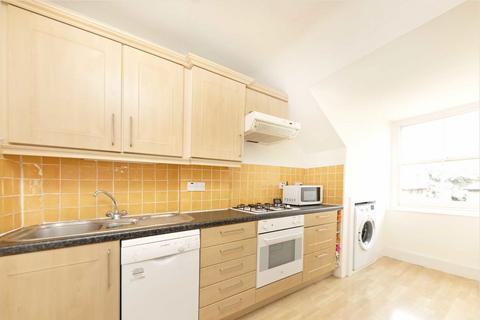 2 bedroom flat to rent, Grosvenor Road, London W4