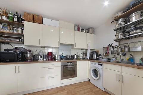 3 bedroom flat for sale, Explorers Court, 5 Newport Avenue, E14