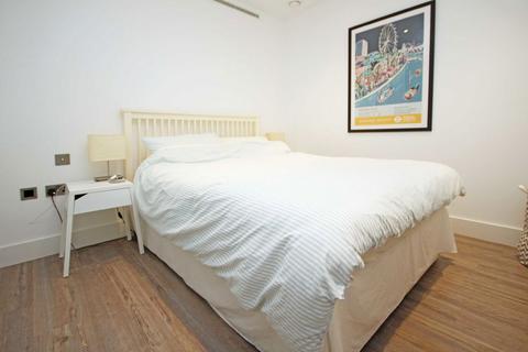 Studio to rent, New Drum Street, London E1