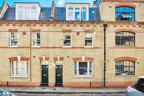 3 bedroom house to rent, Rampart Street, London E1