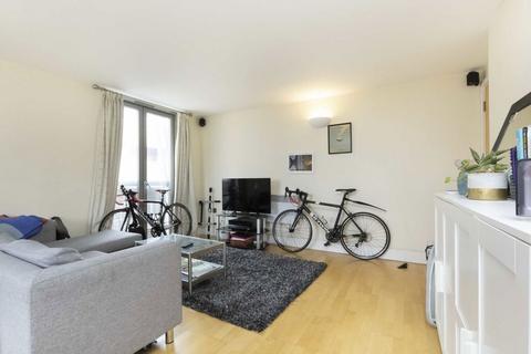 2 bedroom flat to rent, Plumbers Row, London E1