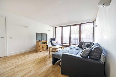 2 bedroom flat to rent, Assam Street, London E1